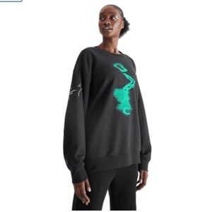 On Running Women's Black Club Crew. Women’s Size Large